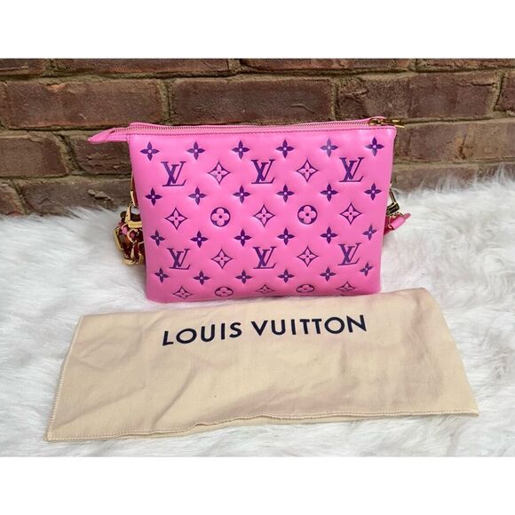 Louis Vuitton Authentic Pink Coussin PM Bag - Picture 4 of 12